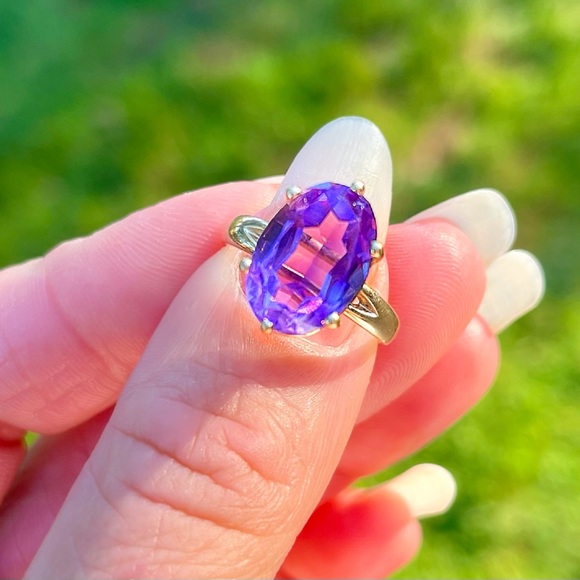 🔮 Vtg Estate Solid 14k Princess Cocktail Ring Yellow Gold Purple Stone Oval 6.5 - Picture 1 of 8